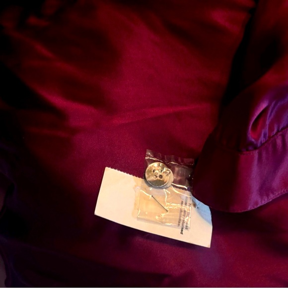 Christian Dior maroon wine button up silk blouse size 8 NEW! - Picture 5 of 8